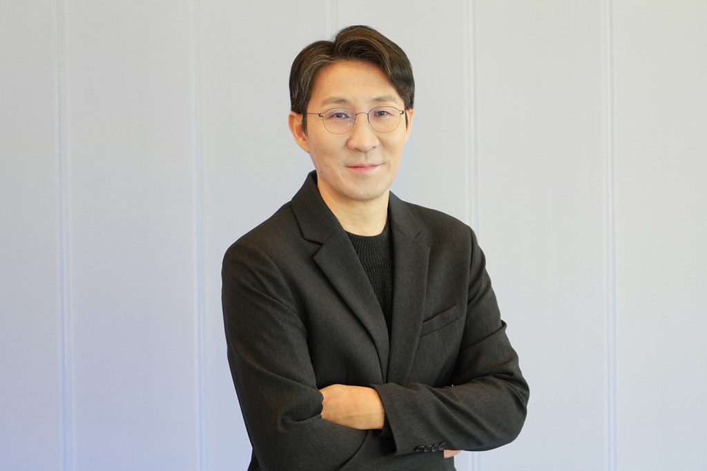 Dr.-Seungwon-Shin-is-VP-and-Head-of-the-Security-Team-Mobile-eXperience-Business-at-Samsung-Electronics