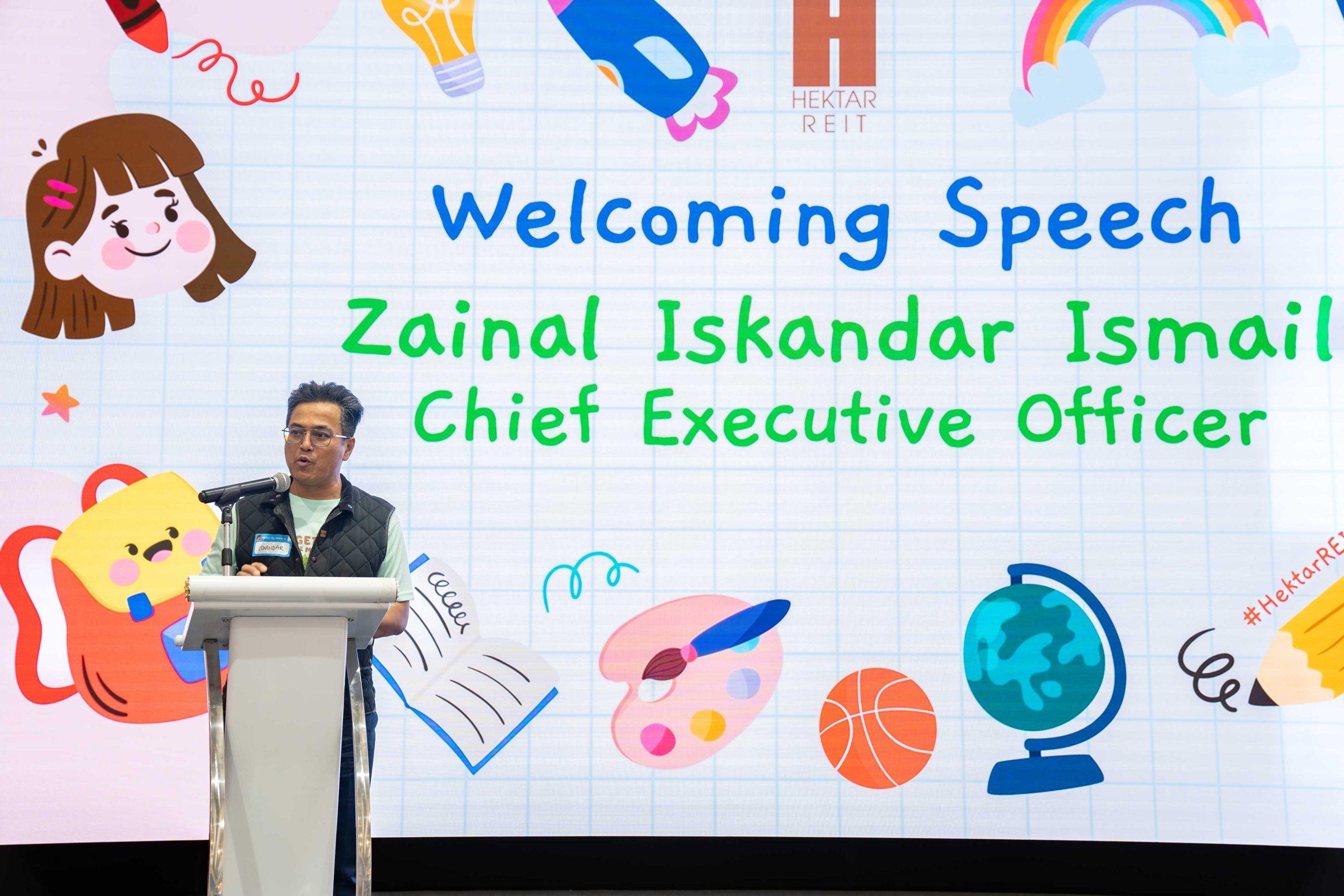 Zainal-Iskandar,-CEO-of-Hektar-Asset-Management-delivers-a-welcoming-speech-to-kick-off-the-heartwa